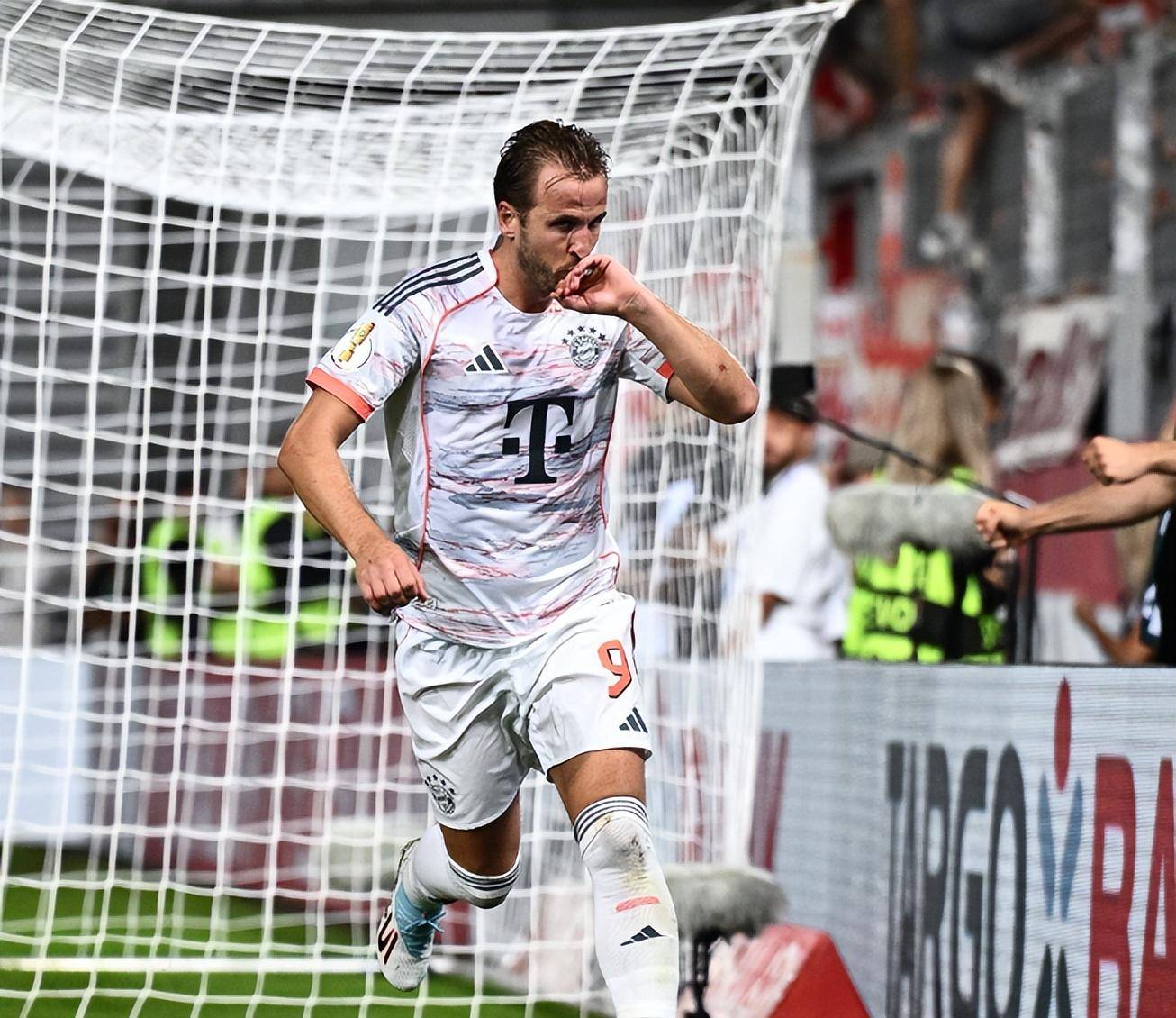 关于转会期曼联更衣室发声——德国杯节点到来；管理层满意；年轻球员得到机会的信息-lol网站入口